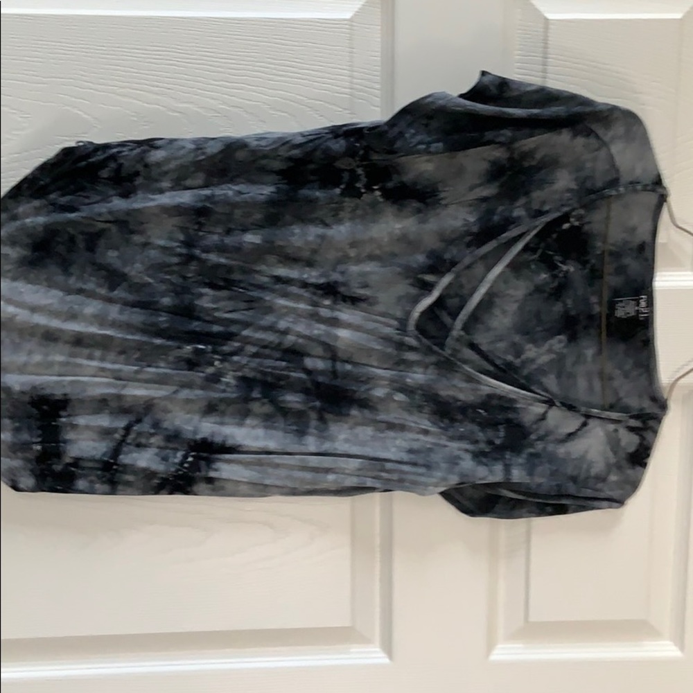Criss-Cross T-shirt